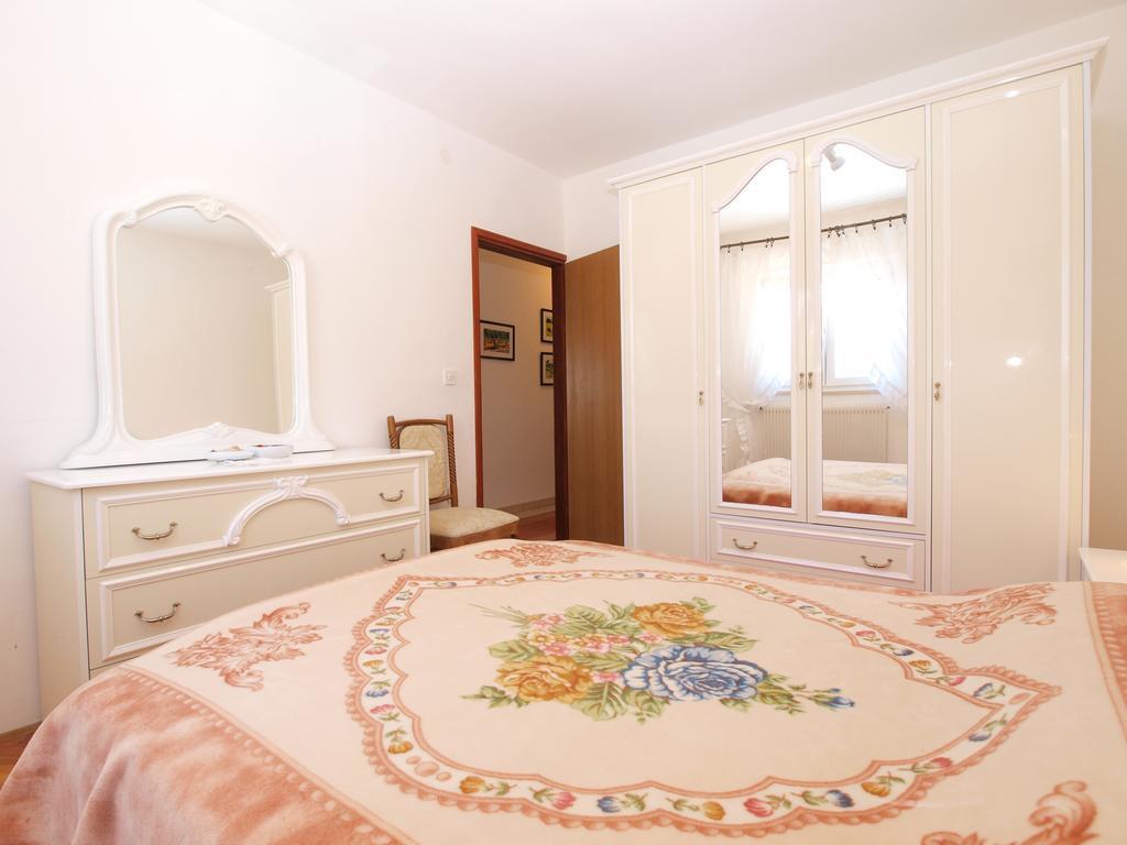 Apartment Luisa 1437 Peruški Екстериор снимка