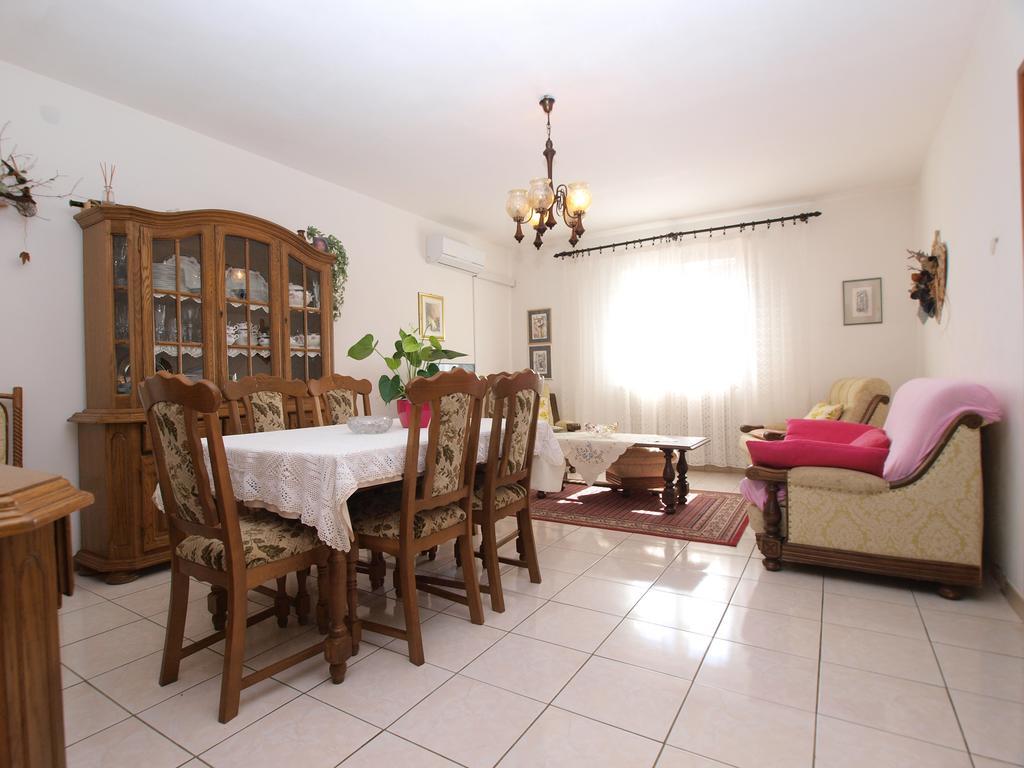 Apartment Luisa 1437 Peruški Екстериор снимка